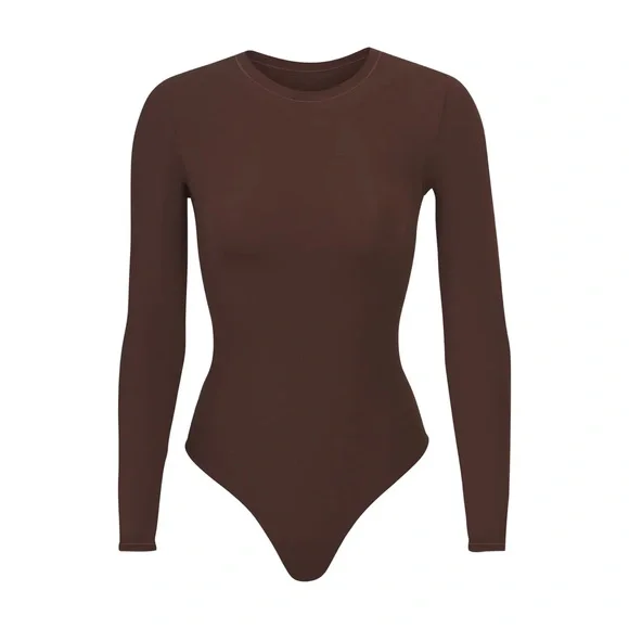 ‼️SOLD OUT‼️ SKIMS Fits Everybody Long Sleeve Crew Neck Bodysuit | Brown - Picture 4 of 11
